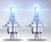 Lâmpadas halógenas H4 Osram Cool Blue Intense NEXT GEN produzindo iluminação com efeito LED