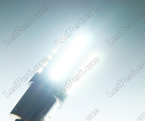 Iluminação Lâmpada P21/5W LED BAY15D Ultimate Ultra Potente