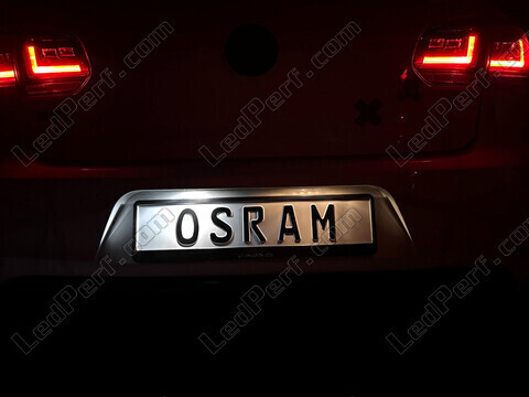 Lâmpadas LED W5W Osram Night Breaker GEN2 Homologadas em uso para iluminação da chapa de matrícula