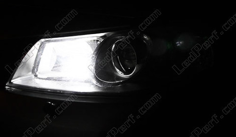 Luzes de presença (mínimos) LEDs (branco xénon) W5W T10 - Renault Megane 2