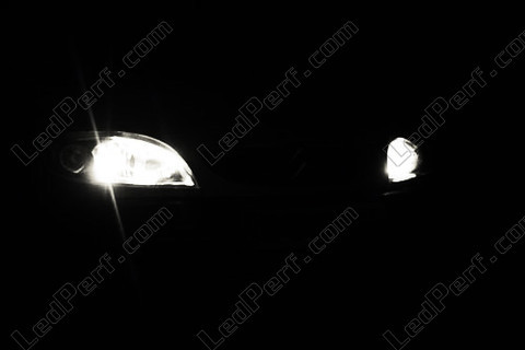 Luzes de presença (mínimos) LEDs branco xénon  W5W T10 - Saxo branco neutro