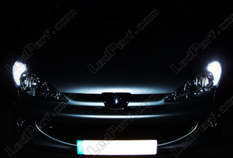 LED Luzes de presença (mínimos) branco xénon Peugeot 206 (>10/2002)