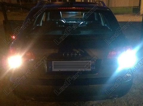 LED Luz de marcha atrás Audi A4 B7 antes e depois