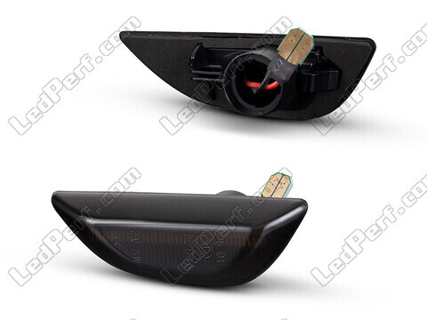 Vista lateral dos piscas laterais dinâmicos LED para Chevrolet Trax - Versão preta fumada
