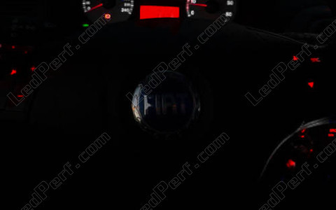 LED Iluminação comandos no volante vermelho fiat Grande Punto Evo