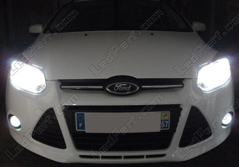 LED Faróis Xénon Efeito Ford Focus MK3