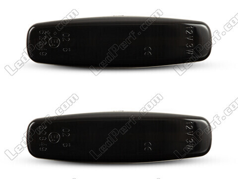 Vista frontal dos piscas laterais dinâmicos LED para Infiniti QX70 - Cor preta fumada