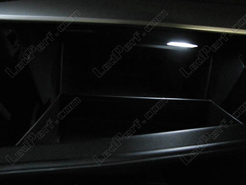 LED Porta-luvas Mazda 3 2ª fase