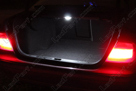 LED Bagageira Mercedes CLK (W208)