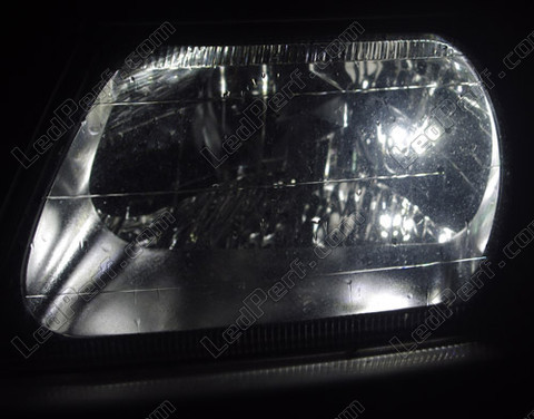 LED Luzes de presença (mínimos) branco xénon Mitsubishi Pajero sport 1
