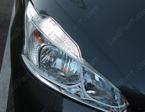 LED Luzes de circulação diurna - Luzes diurnas Peugeot 208