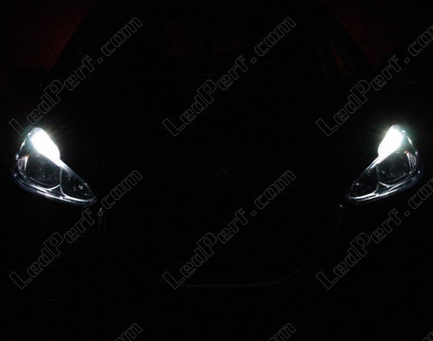 LED Luzes de presença (mínimos) branco xénon Peugeot 208