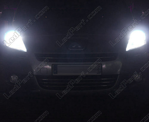 LED Luzes de cruzamento (médios) Peugeot 5008