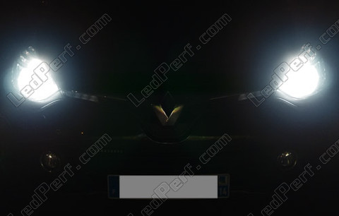 LED Luzes de cruzamento (médios) Renault Clio 4