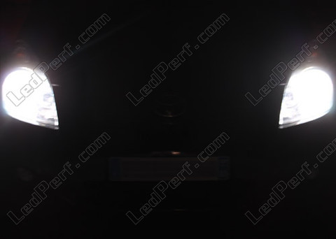 LED Luzes de cruzamento (médios) Toyota Corolla Verso