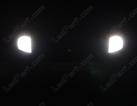 LED Luzes de cruzamento (médios) Toyota Yaris 2