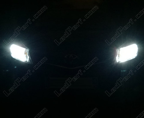 LED Luzes de cruzamento (médios) Toyota Yaris 3
