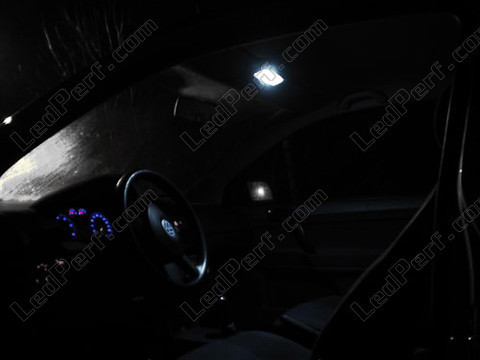 LED Luz de teto dianteira Volkswagen Polo 4 (9N1)