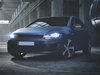 Volkswagen Touran V4 vista de frente equipada com os piscas dinâmicos Osram LEDriving® para retrovisores