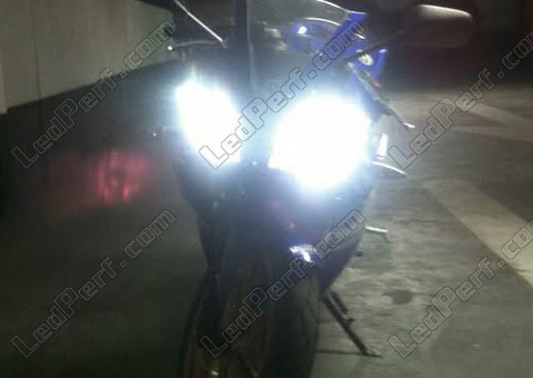 LED Luzes de cruzamento (médios) Yamaha YZF R125