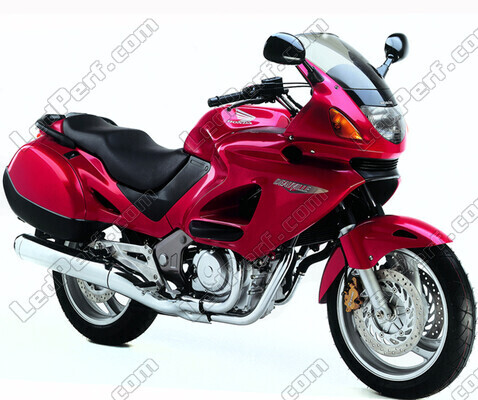 Motocicleta Honda NTV 650 Deauville (1998 - 2005)
