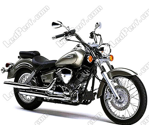 Motocicleta Yamaha XVS 125 Dragstar (2000 - 2004)