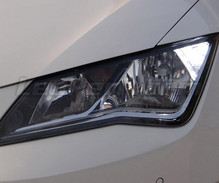 Pack de luzes de circulação diurna a LED (branco xénon) para Seat Leon 3 (5F)